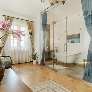 Hotel apartamentowy W Dworku Cheval Polska